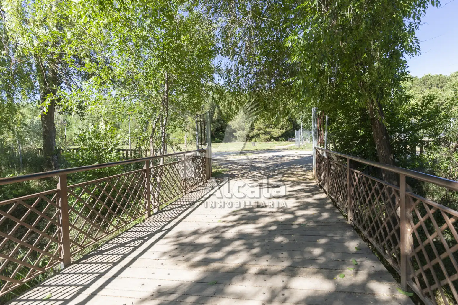 Vista exterior de Piso en venta en Alcalá de Henares con Aire acondicionado, Calefacción y Parquet