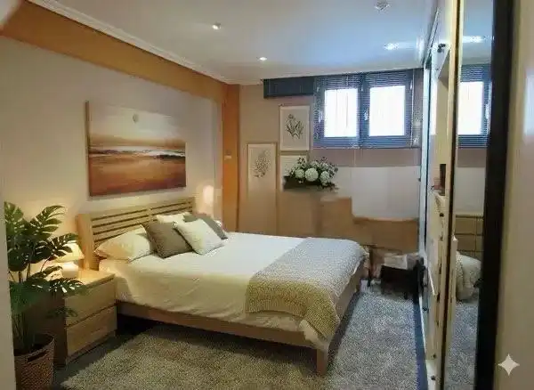 Habitación de Casa adosada en venta en Usurbil con Calefacción, Parquet y Amueblado