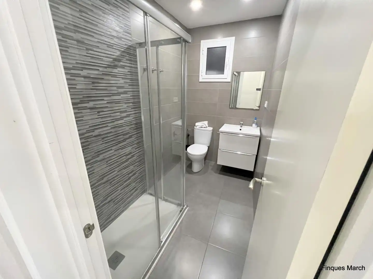 Baño de Piso en venta en Barcelona con Aire acondicionado y Amueblado