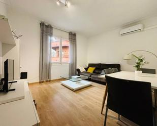 Living room of Flat to rent in  Barcelona Capital  with Air Conditioner, Heating and Parquet flooring