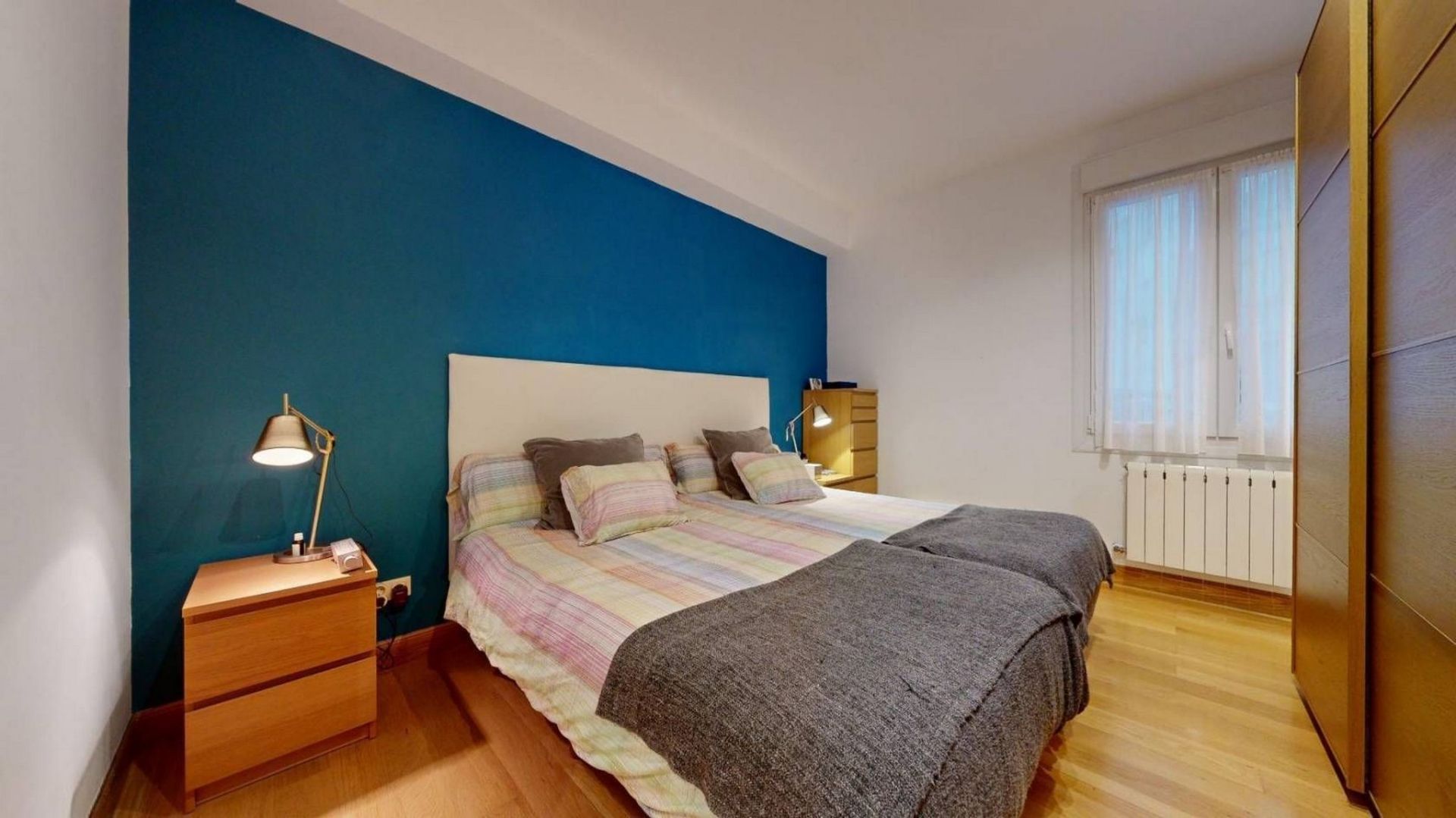 Habitación de Piso de alquiler en Irun  con Aire acondicionado, Amueblado y TV