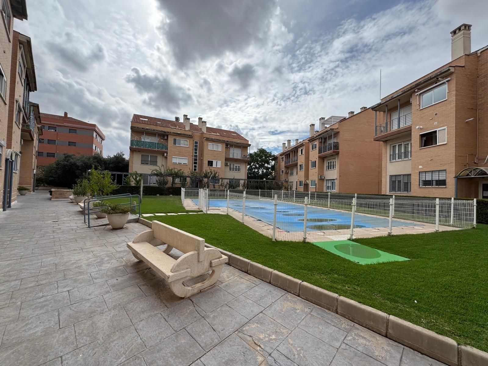Swimming pool of Flat for sale in Ciudad Real Capital  with Air Conditioner, Heating and Private garden