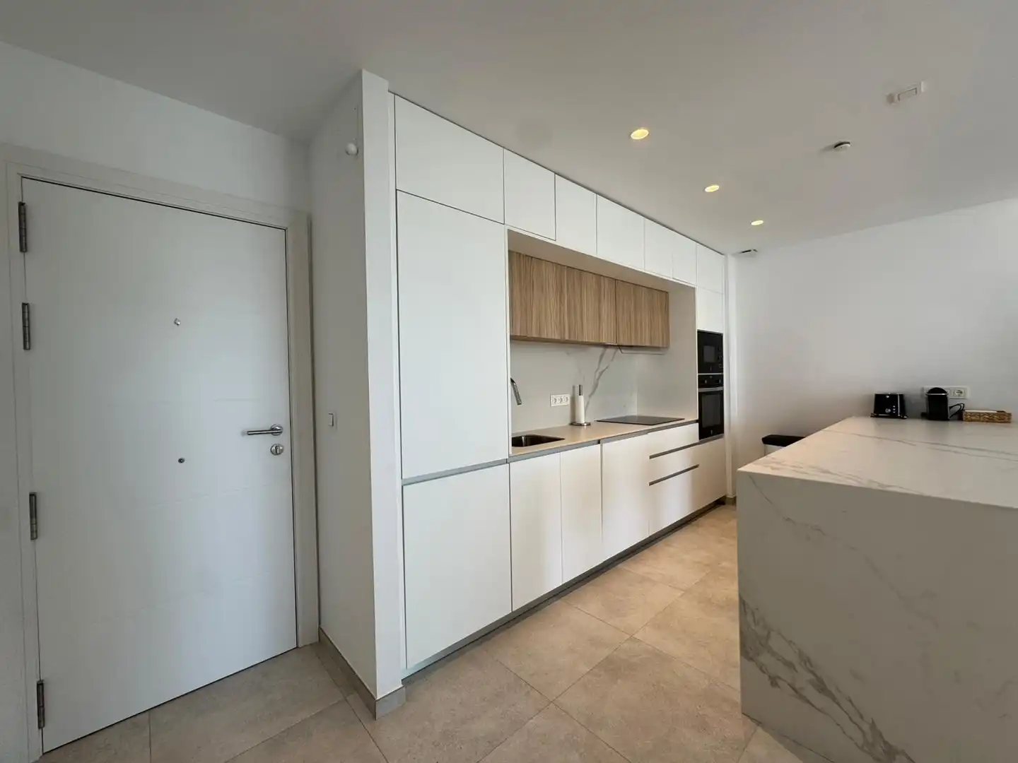 Cuina de Apartament en venda en Chipiona amb Terrassa, Traster i Moblat