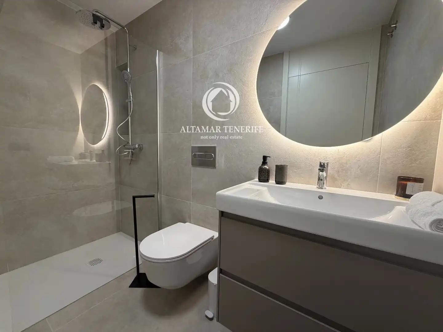 Badezimmer von Wohnungen zur Miete in Adeje mit Terrasse, Abstellraum und Schwimmbad