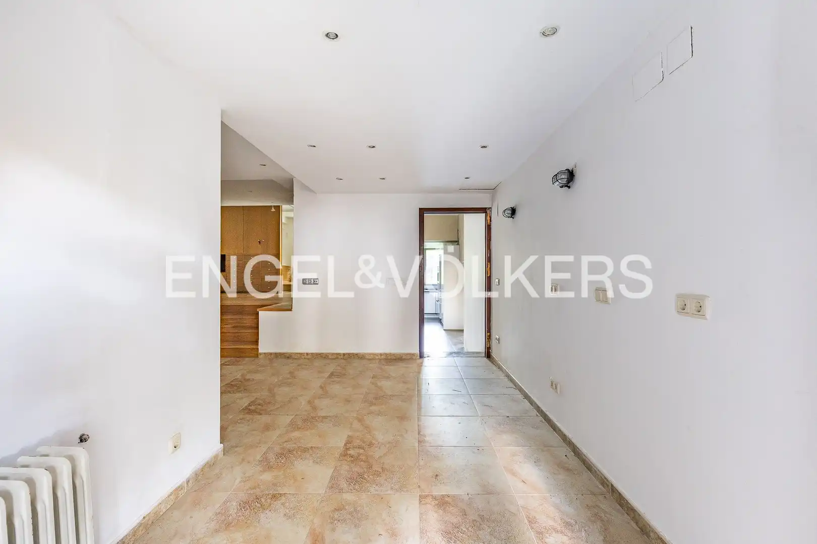 Houses for sale in Barcelona  with Heating, Private garden and Parquet flooring