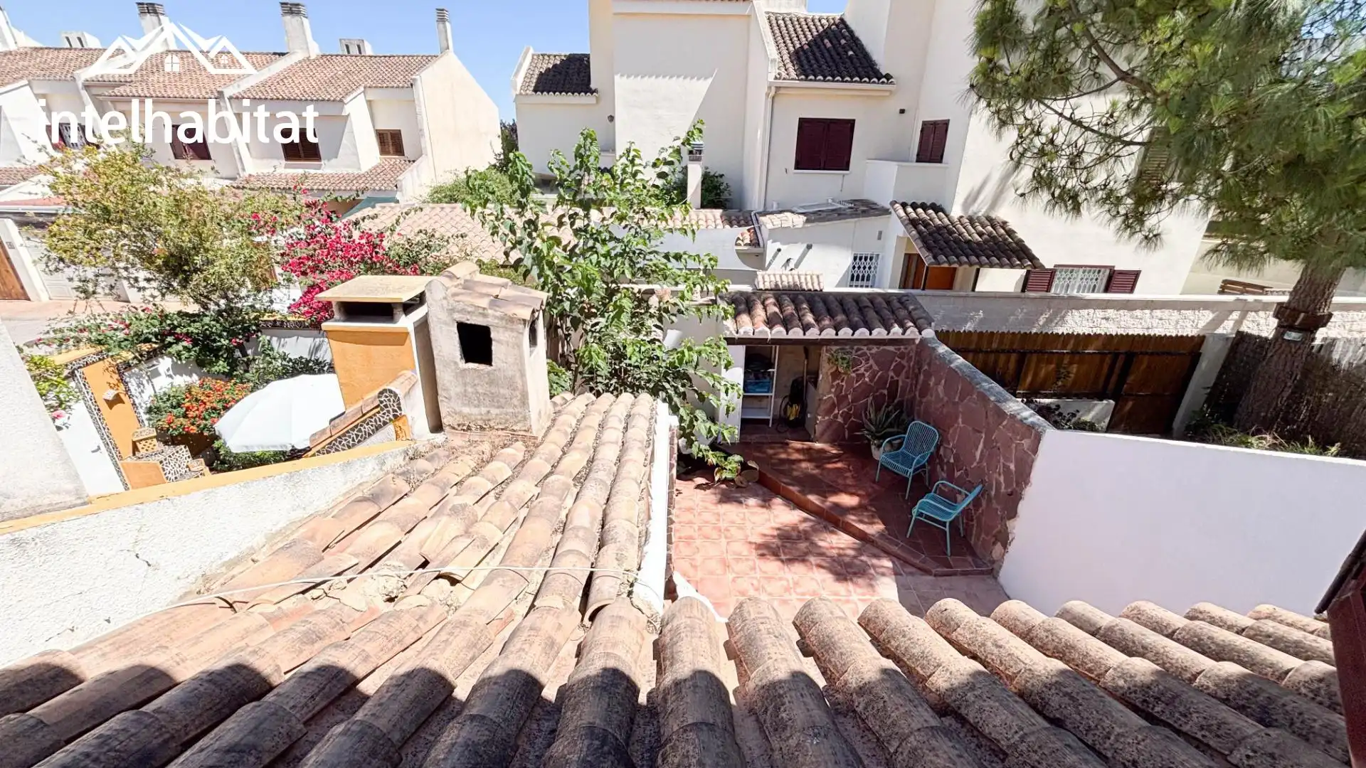 Vista exterior de Casa adosada en venda en Riba-roja de Túria amb Balcó