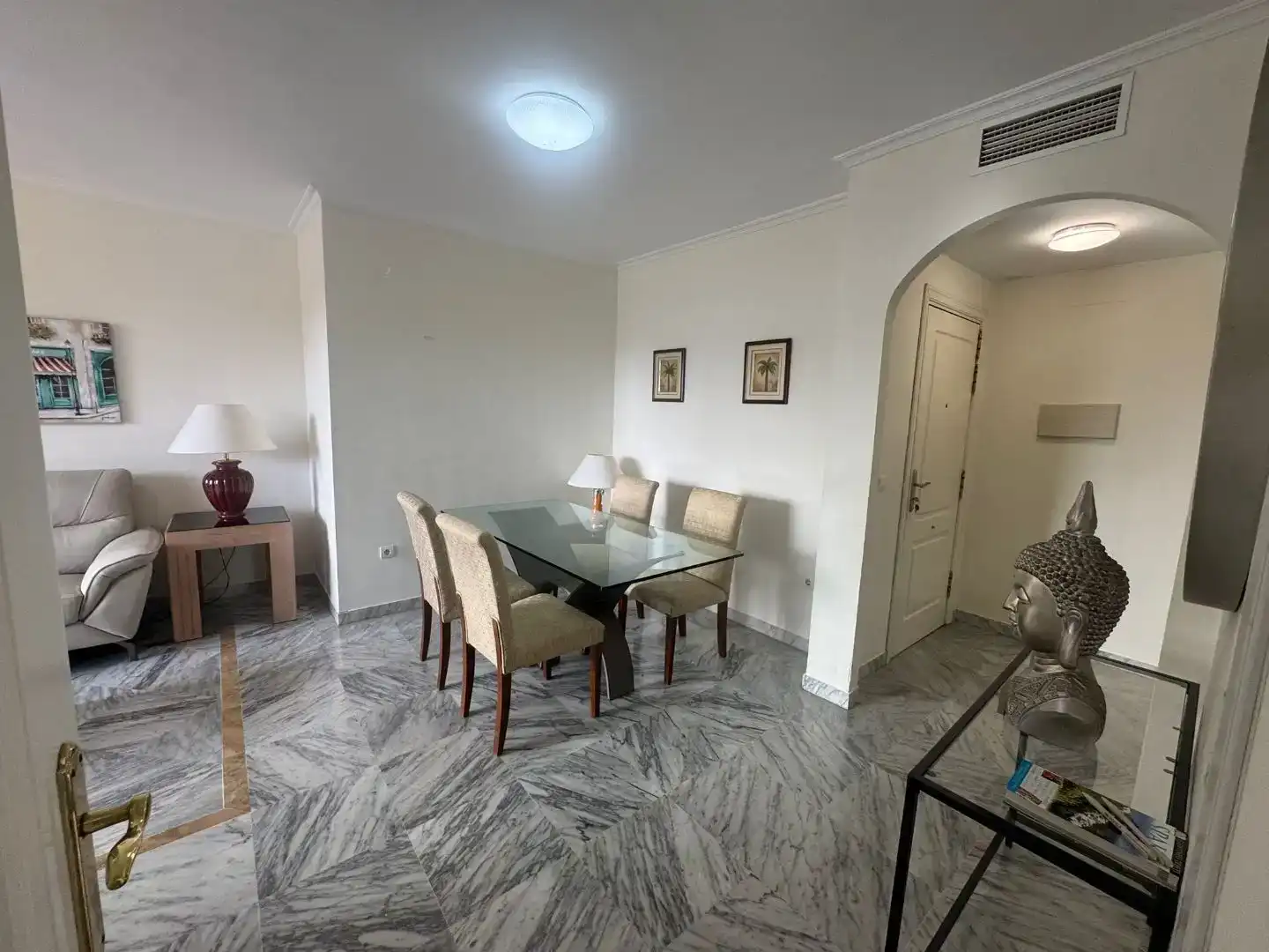 Esszimmer von Wohnungen zur Miete in Marbella mit Klimaanlage, Terrasse und Schwimmbad