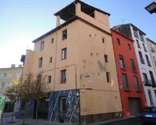 Vista exterior de Casa adosada en venda en Olot