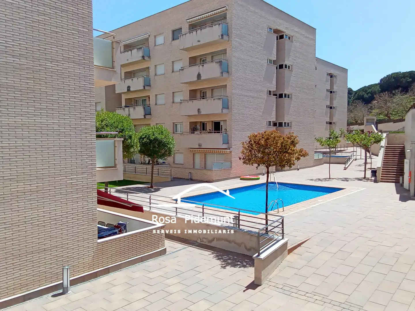 Schwimmbecken von Wohnung zum Verkauf in Lloret de Mar mit Klimaanlage, Heizung und Terrasse