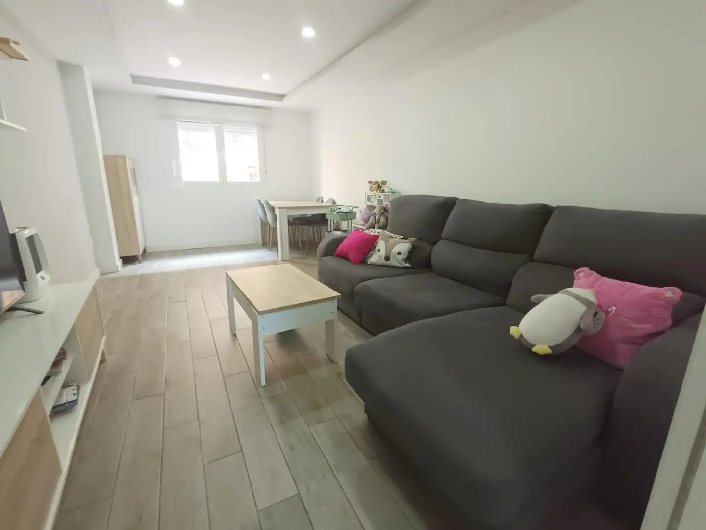 Living room of Flat for sale in Córdoba  with Air Conditioner, Storage room and Furnished