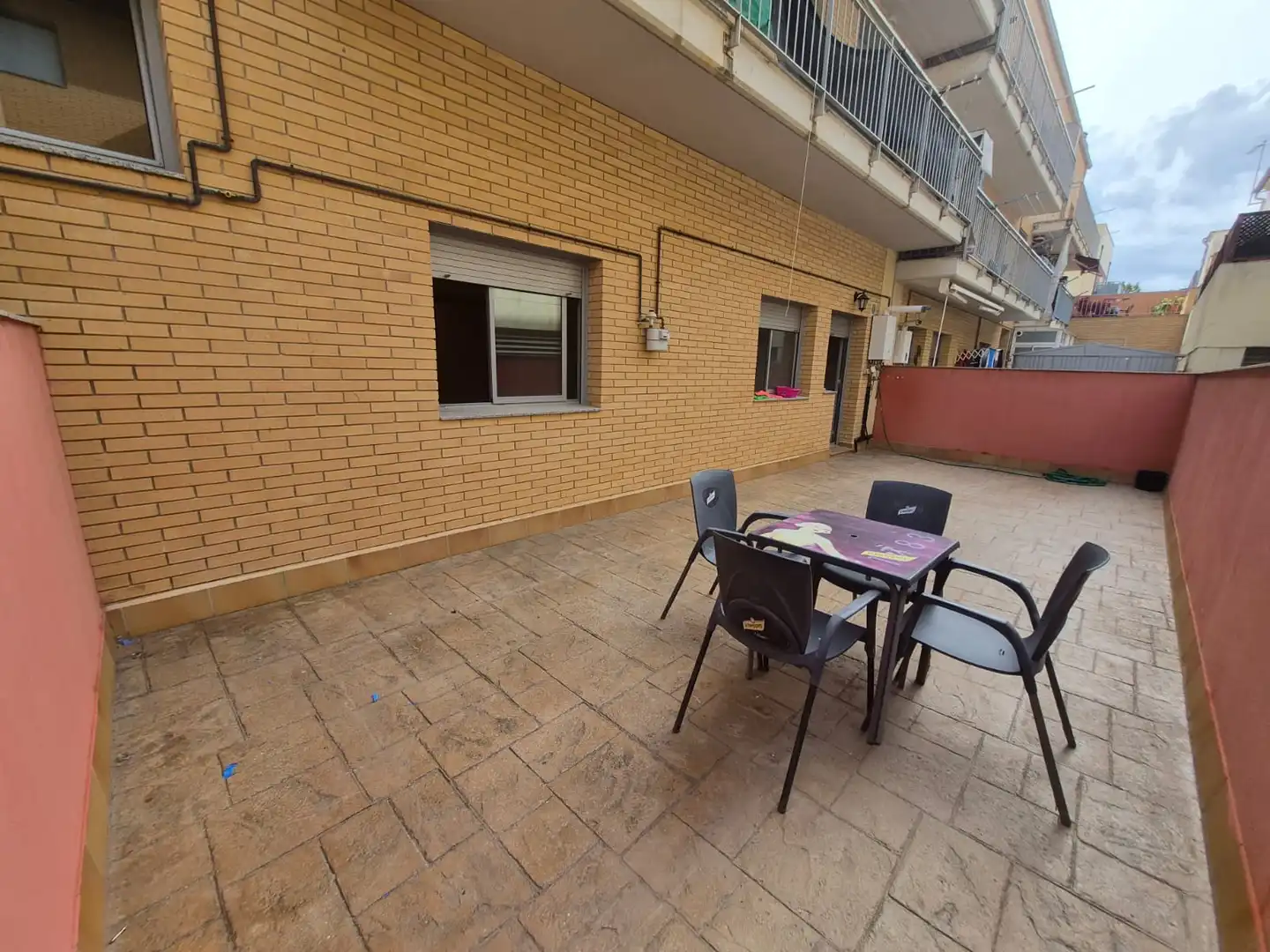 Terrasse von Wohnungen zur Miete in Els Hostalets de Pierola mit Klimaanlage, Heizung und Terrasse