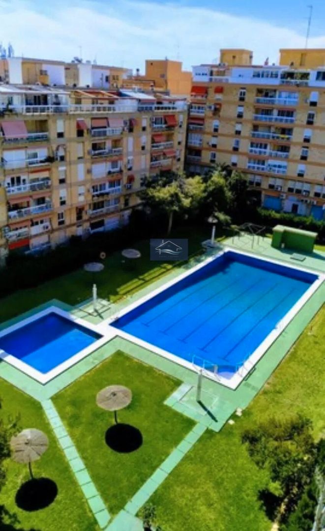 Swimming pool of Flat for sale in Alicante / Alacant  with Parquet flooring, Oven and Washing machine