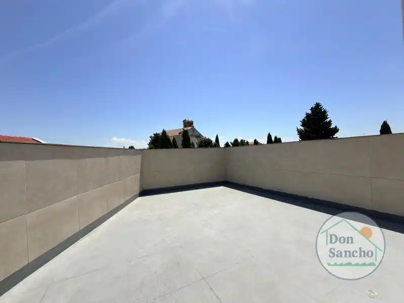 Terraza de Casa adosada en venta en Santovenia de Pisuerga con Calefacción y Terraza