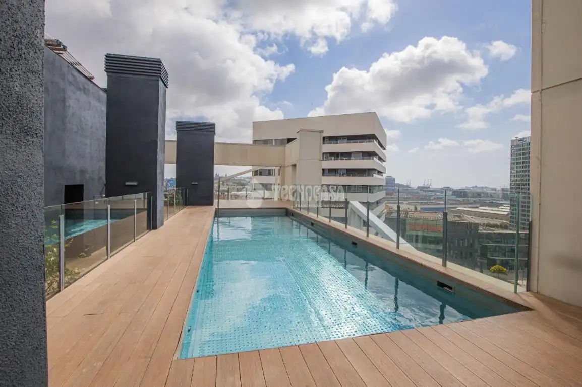 Piscina de Piso en venta en L'Hospitalet de Llobregat con Aire acondicionado, Calefacción y Trastero