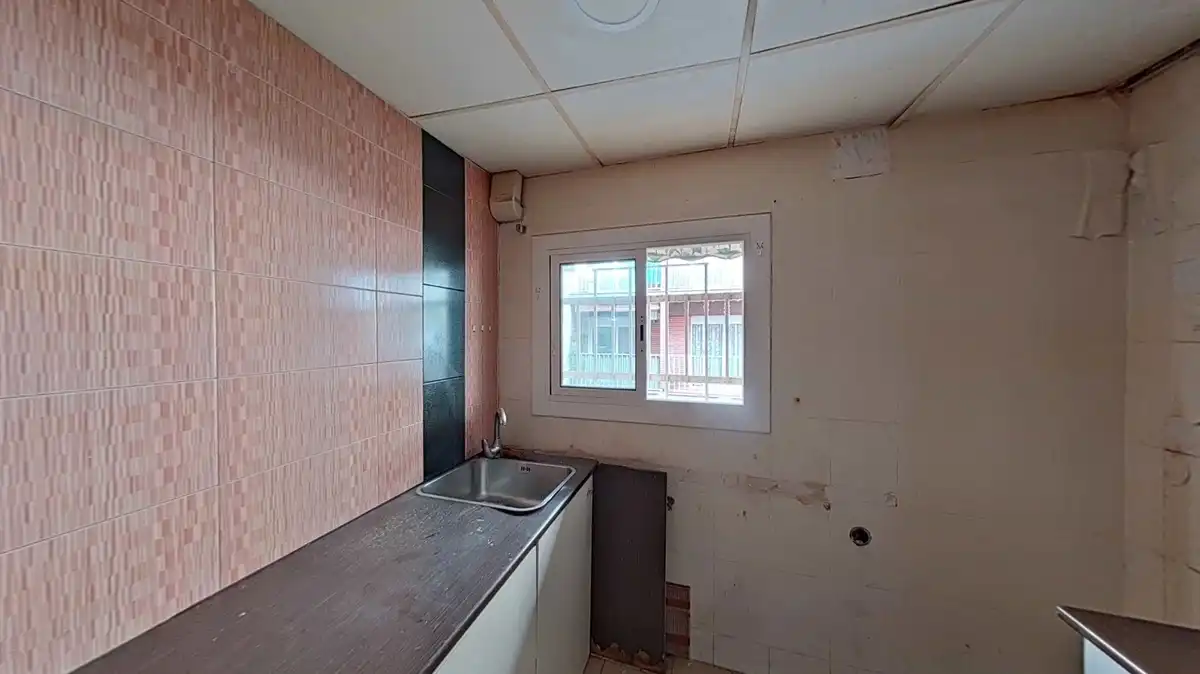 Cocina de Piso en venta en Cerdanyola del Vallès con Balcón