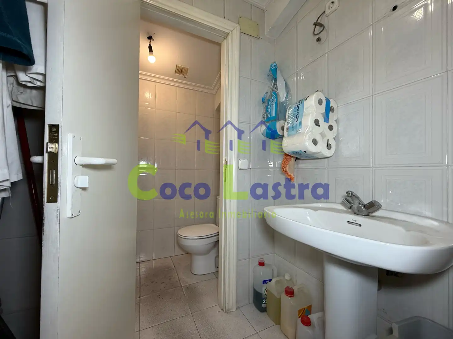 Baño de Oficina en venta en Salamanca con Terraza, Trastero y Balcón