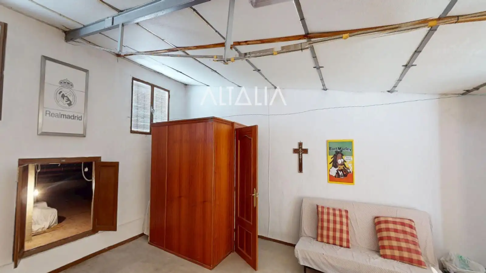 Houses for sale in Pinarejo  with Air Conditioner, Heating and Furnished