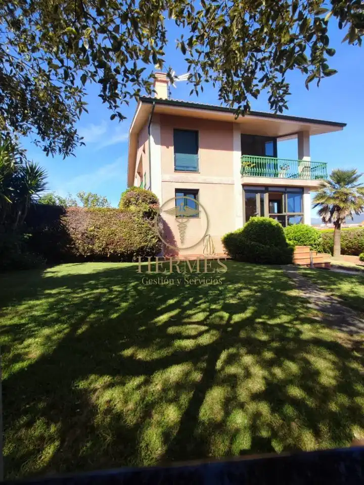 Jardí de Casa o xalet en venda en Nigrán amb Calefacció, Jardí privat i Terrassa