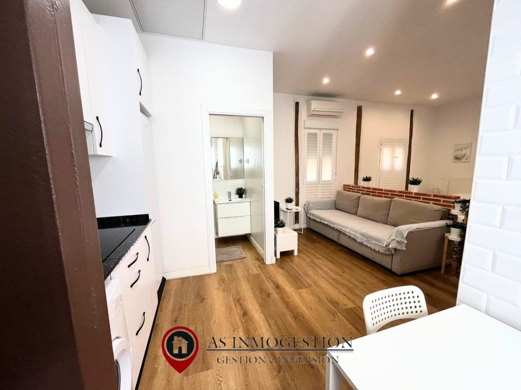 Habitación de Piso de alquiler en  Madrid Capital con Aire acondicionado, Lavadora y Microondas