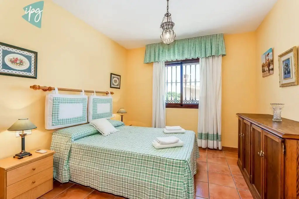 Dormitori de Casa o xalet en venda en Estepona amb Aire condicionat, Calefacció i Jardí privat