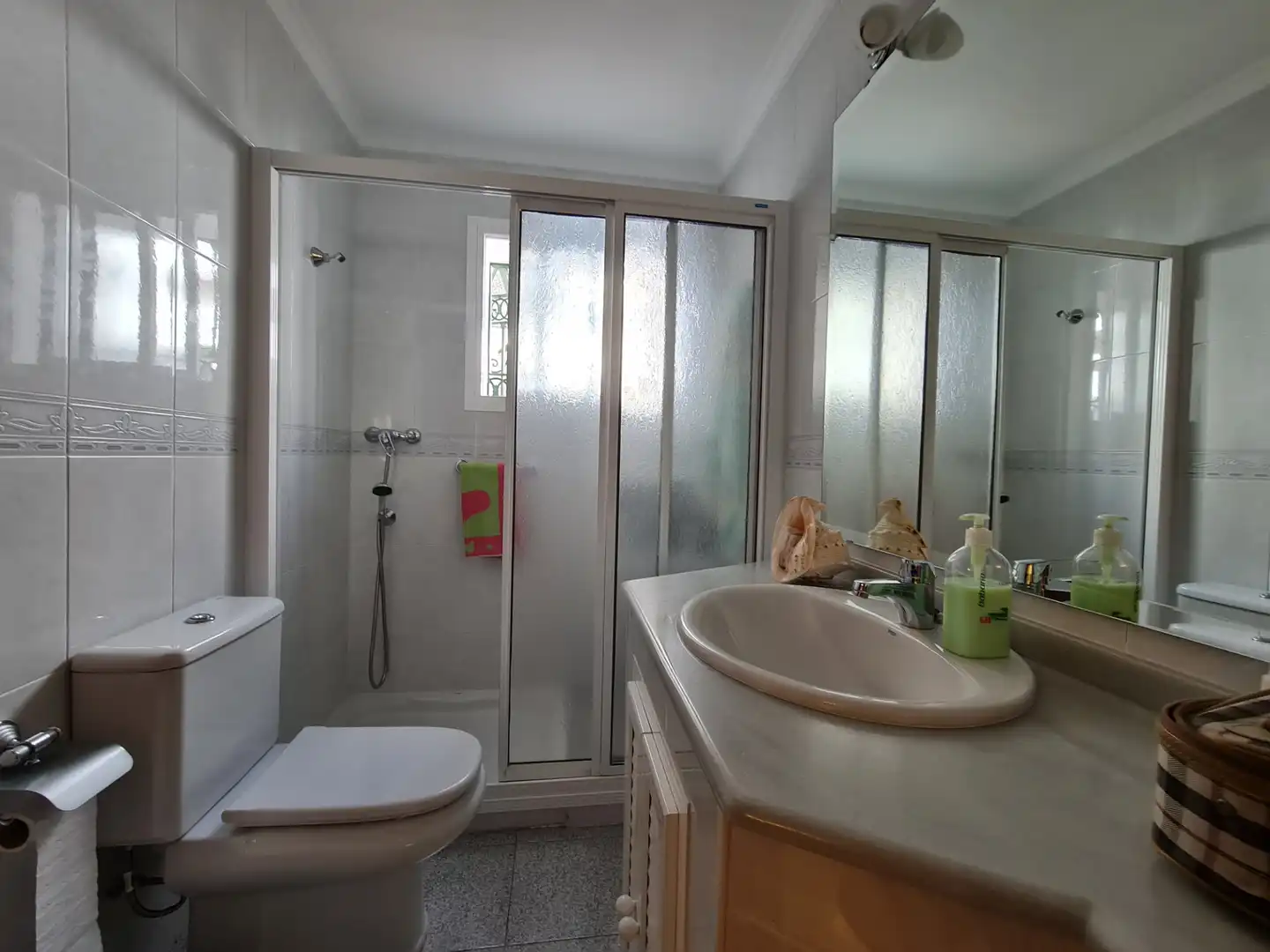 Bathroom of Houses for sale in Camas  with Air Conditioner, Terrace and Storage room