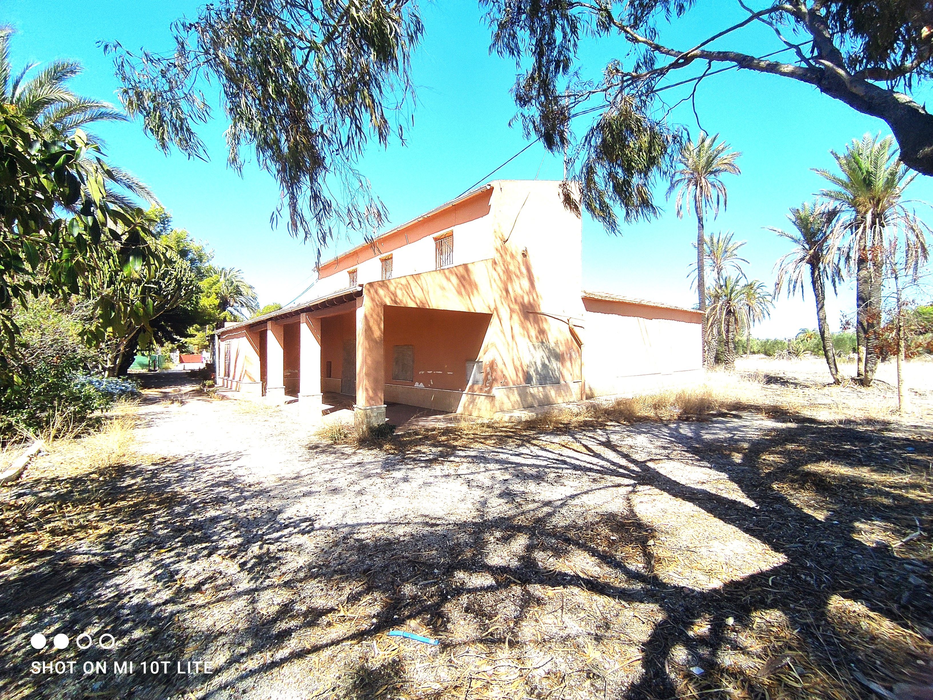 Vista exterior de Casa adosada en venda en Elche / Elx amb Jardí privat, Terrassa i Traster