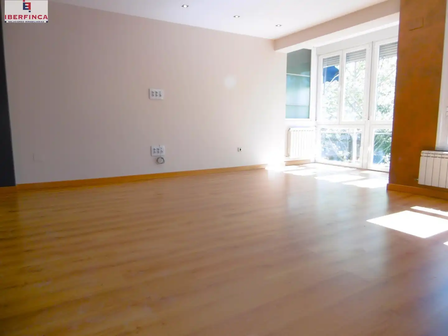 Sala d'estar de Pis en venda en Valladolid amb Calefacció i Traster