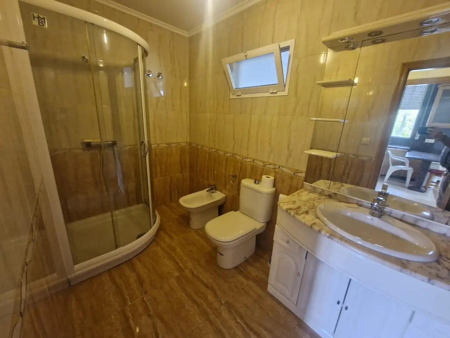 Bathroom of Study for rent in Ourense Capital   with Heating, Parquet flooring and Furnished