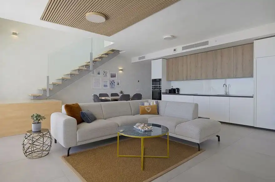 Sala de estar de Ático en venta en Benalmádena con Aire acondicionado, Terraza y Trastero