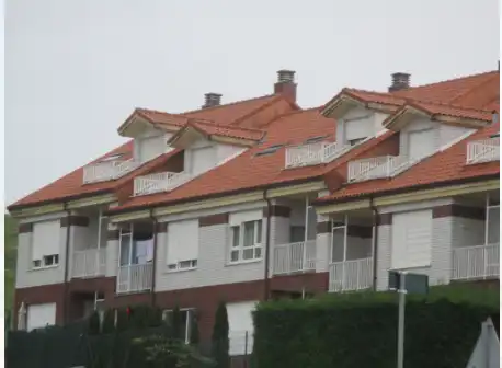 Vista exterior de Piso en venta en Piélagos