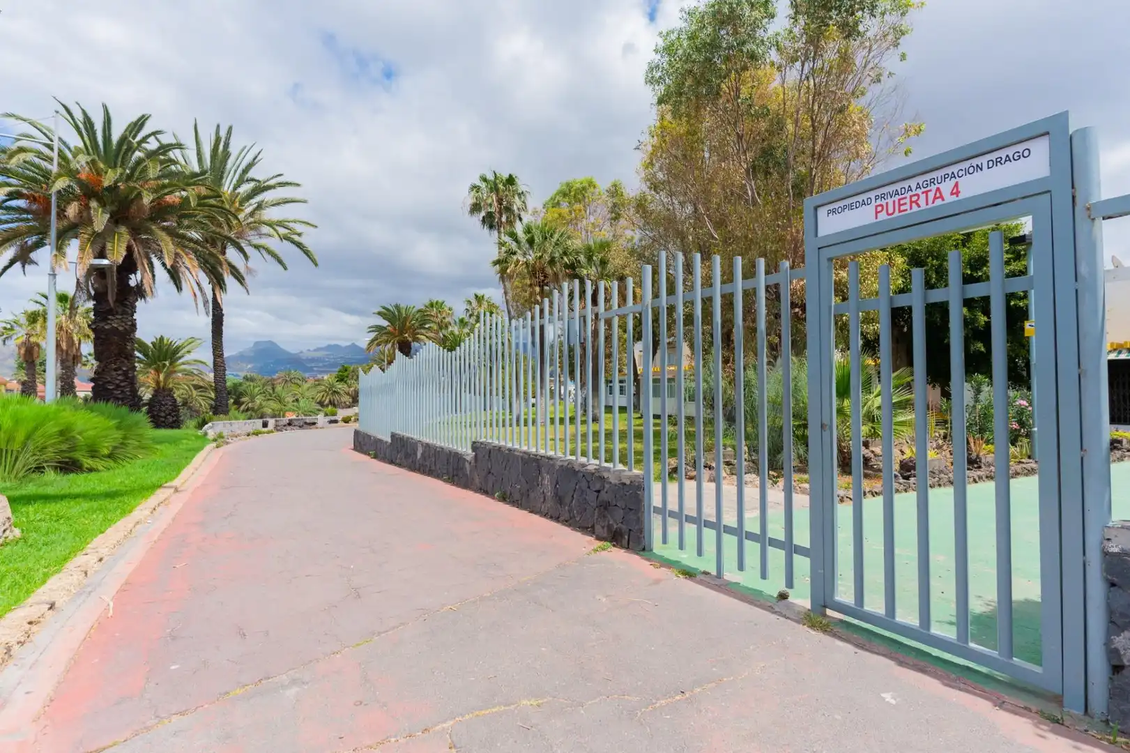 Vista exterior de Apartamento en venta en Arona con Piscina comunitaria
