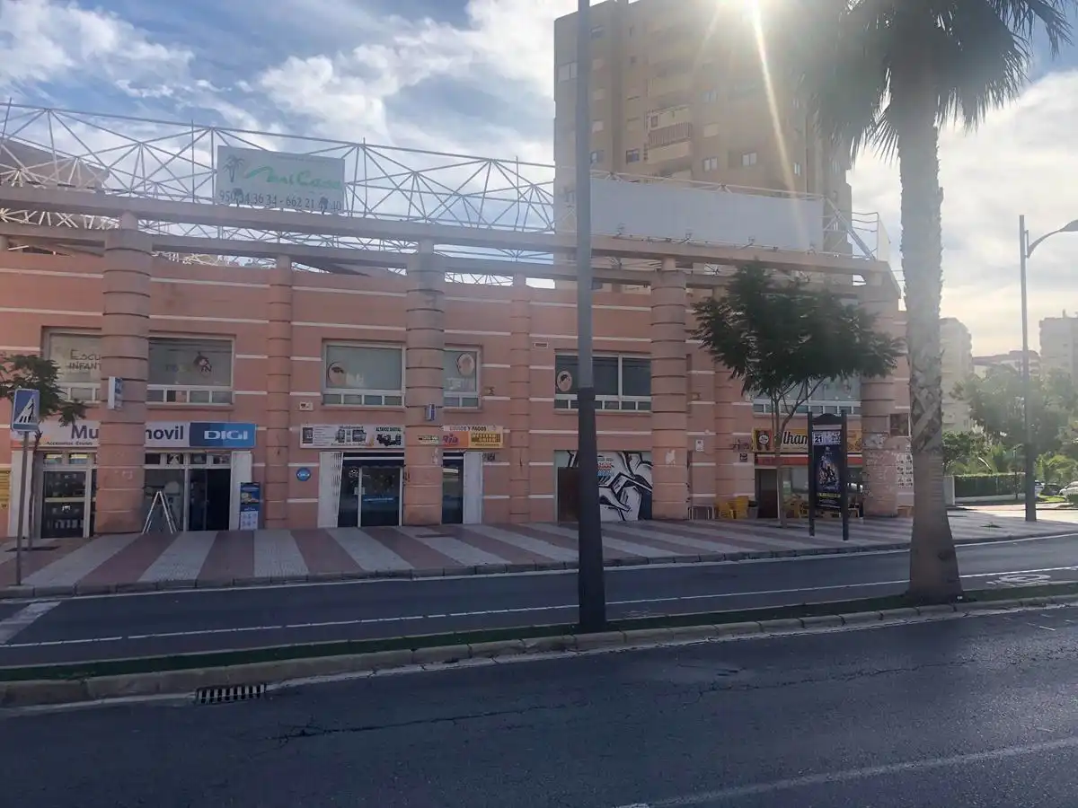 Local comercial en venta en Paseo de los Sauces, imagen 9