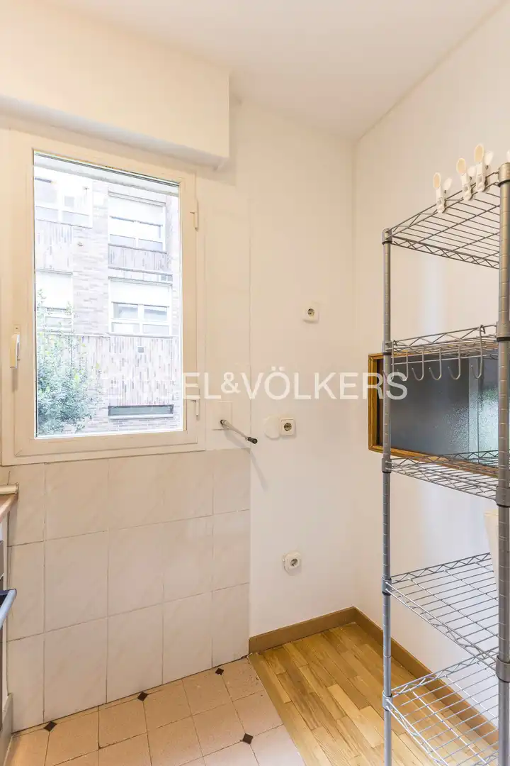 Badezimmer von Wohnung zur Miete in Madrid mit Klimaanlage, Heizung und Privatgarten