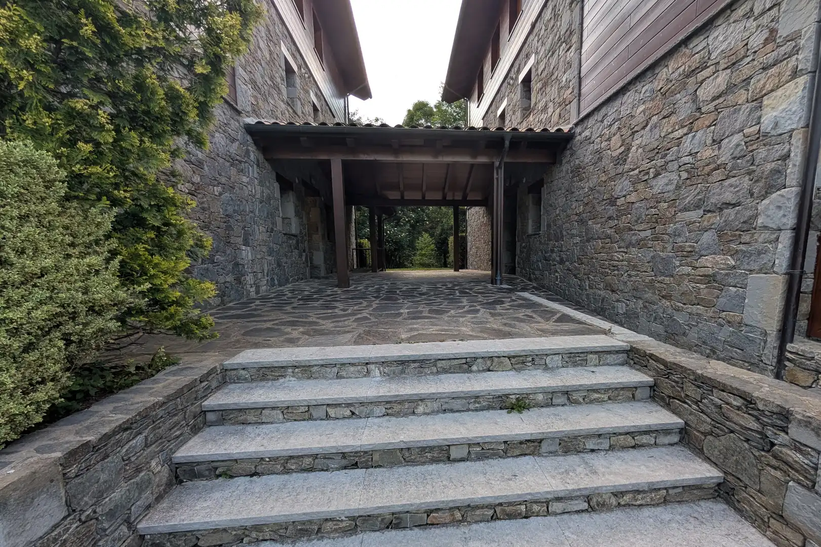 Vista exterior de Apartament en venda en Camprodon amb Terrassa
