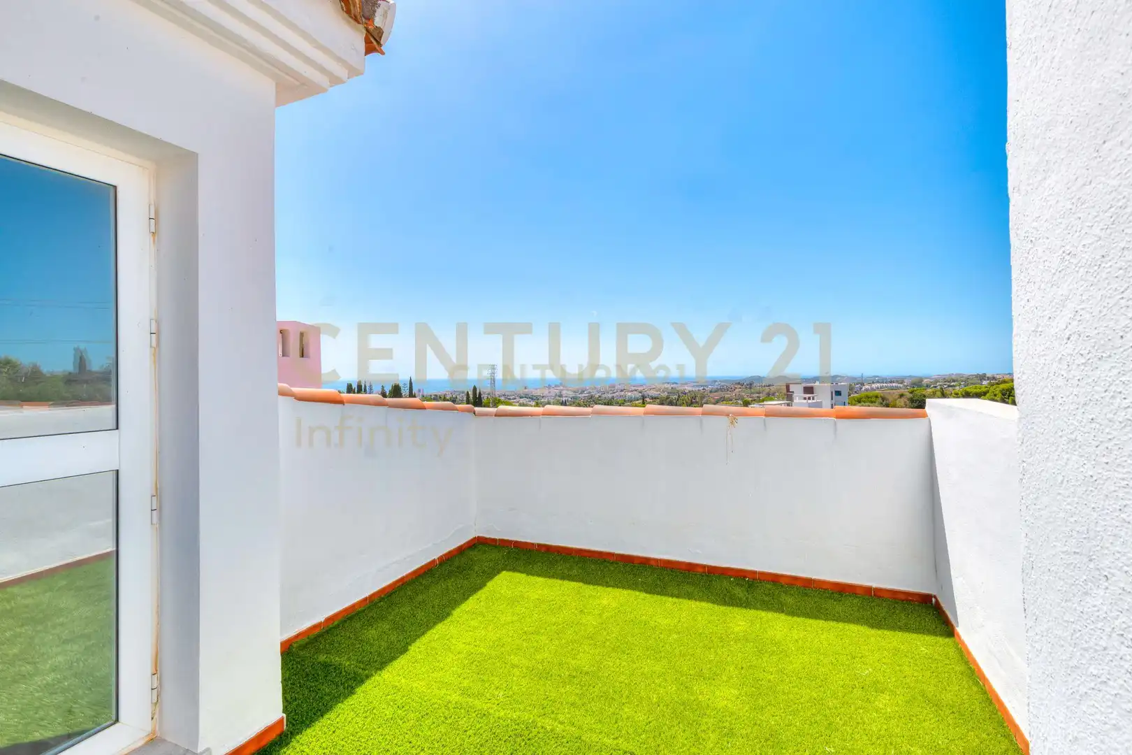 Terrassa de Casa adosada en venda en Mijas amb Aire condicionat, Jardí privat i Traster