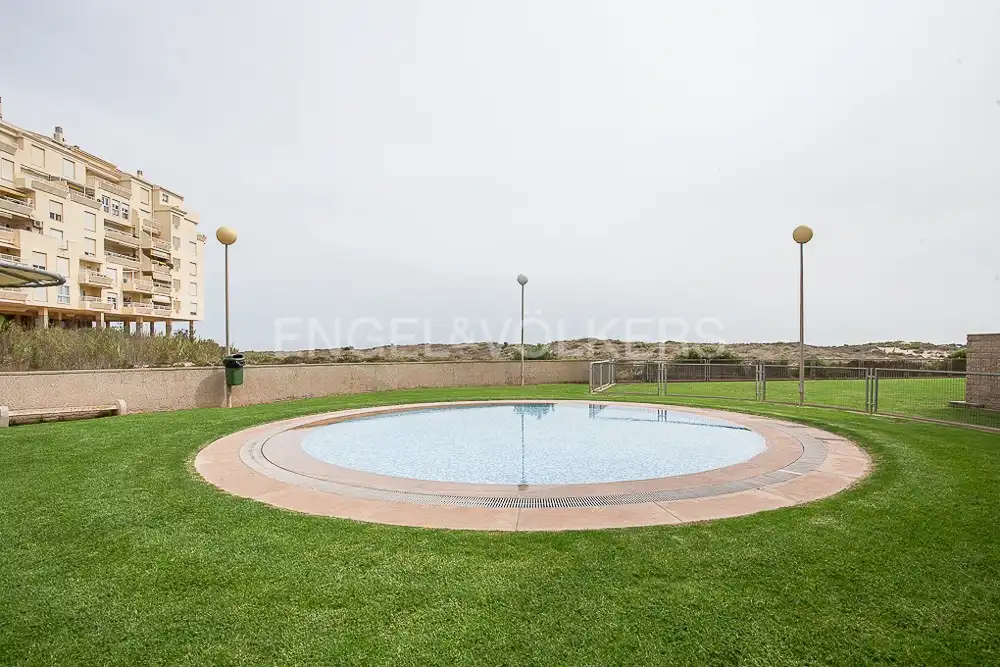 Schwimmbecken von Wohnung zum Verkauf in Valencia mit Heizung, Privatgarten und Terrasse