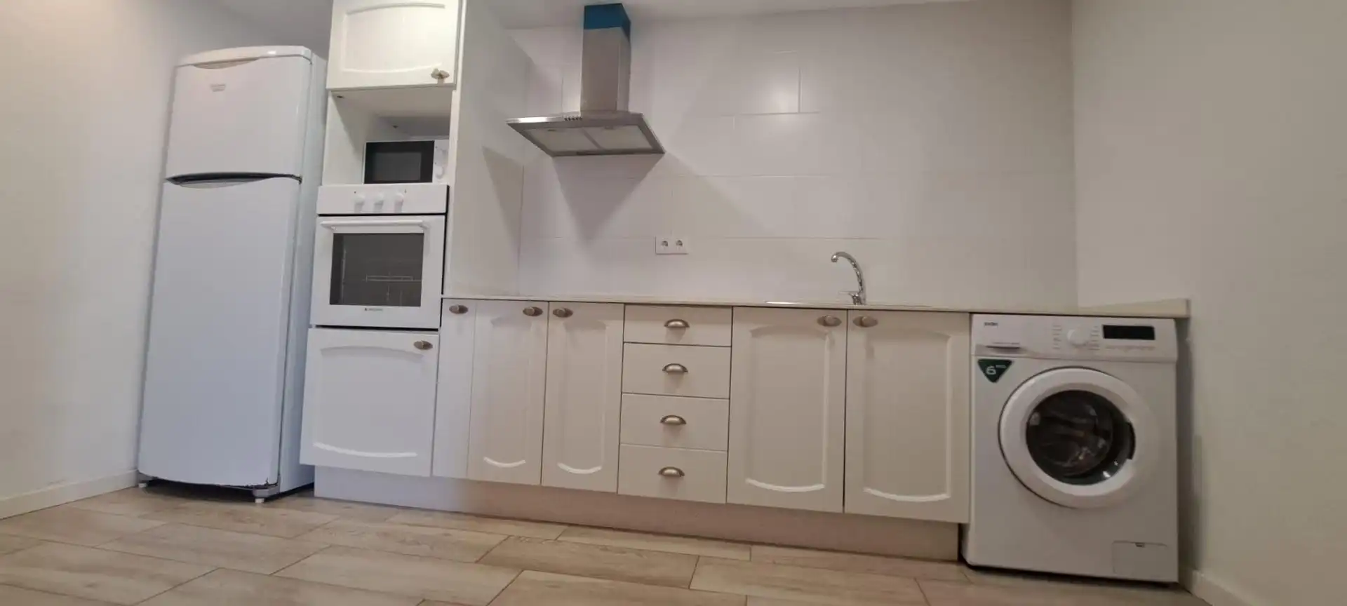 Cuina de Loft de lloguer en Santa Pola amb Aire condicionat, Jardí privat i Terrassa