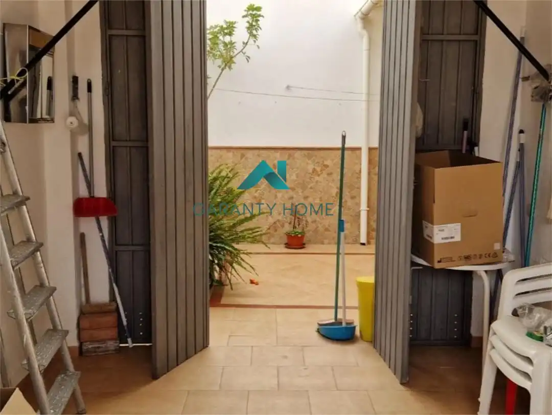 Casa adosada en venta en Montefrío con Trastero
