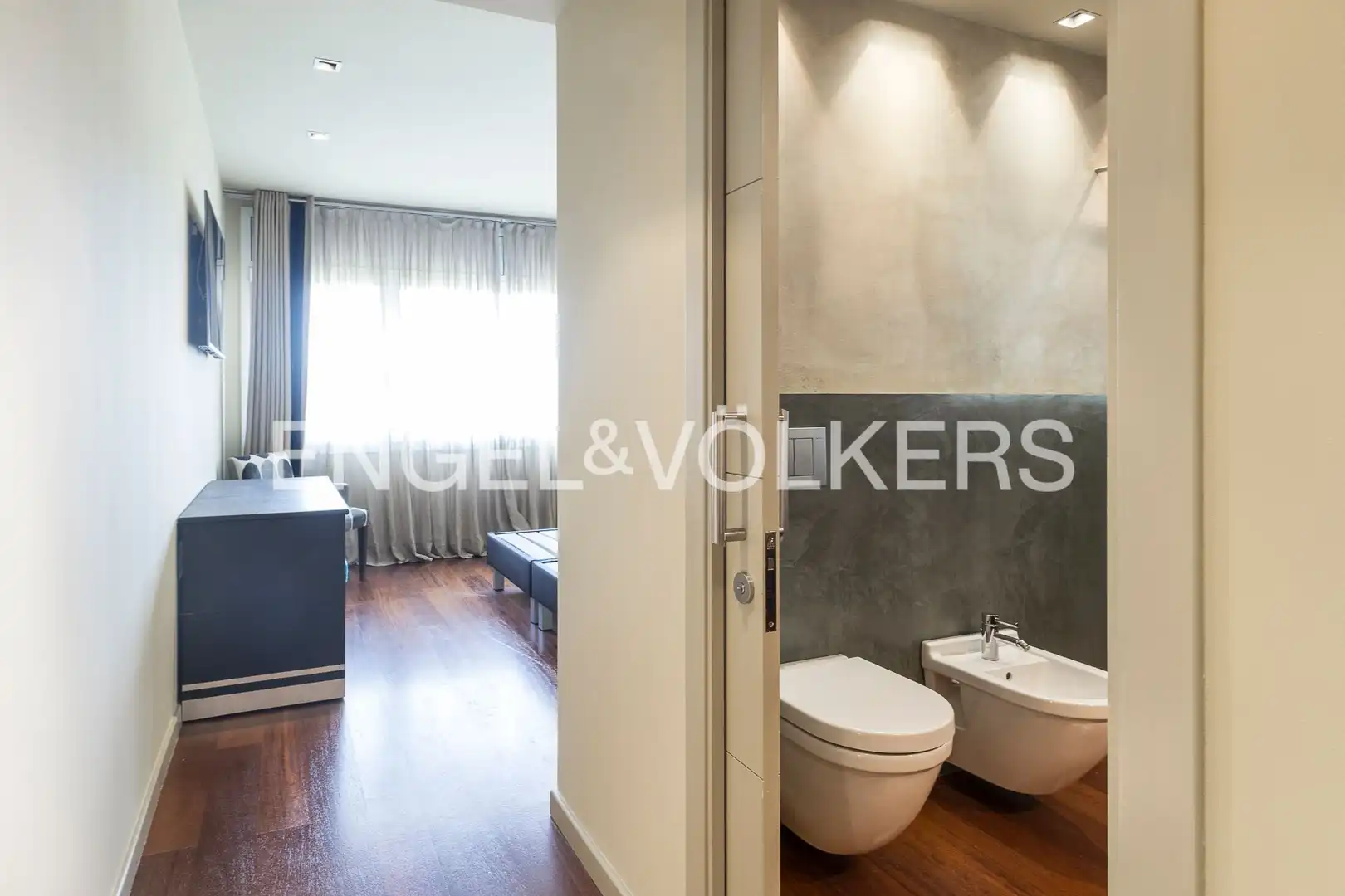 Baño de Apartamento de alquiler en Barcelona con Calefacción, Parquet y Terraza