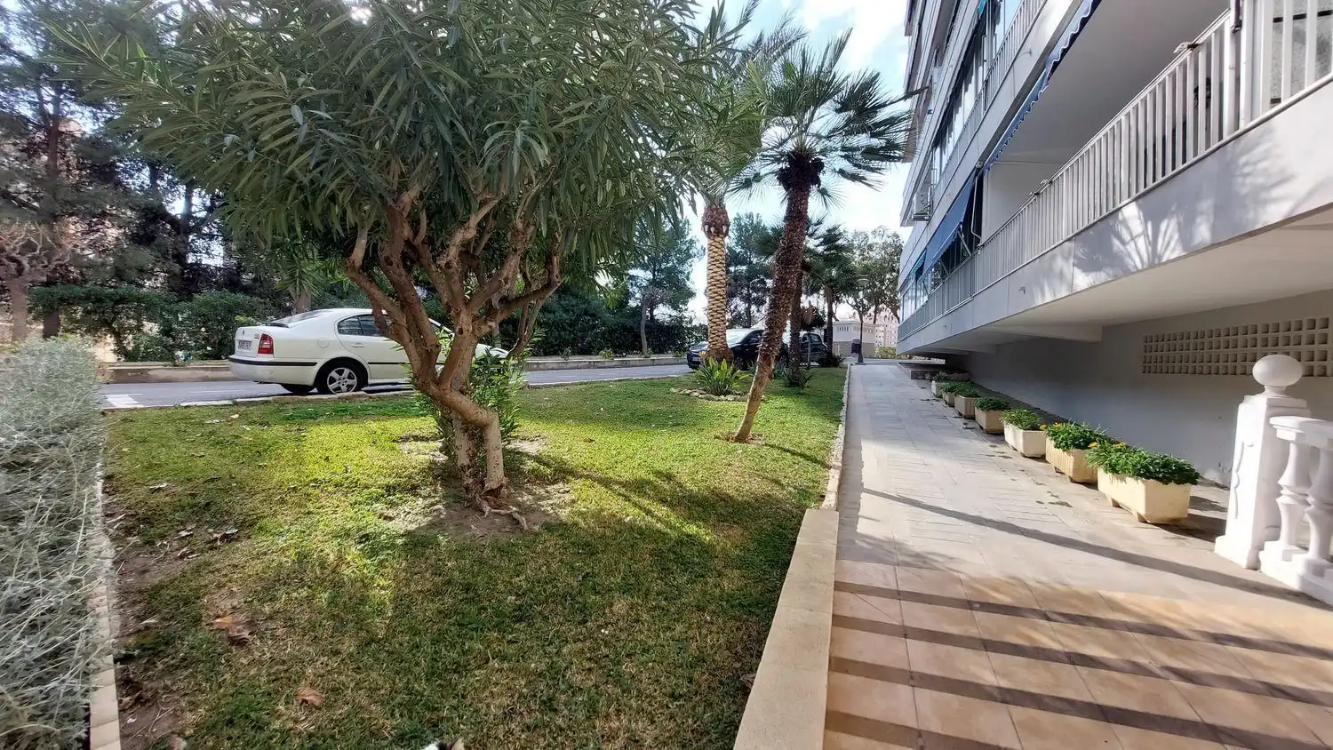 Parking de Piso en venta en Alicante / Alacant con Aire acondicionado, Calefacción y Jardín privado