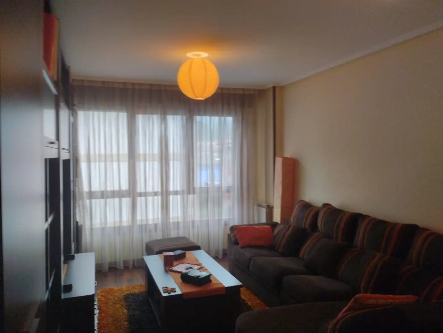 Sala d'estar de Pis en venda en Ramales de la Victoria amb Calefacció, Moblat i Forn