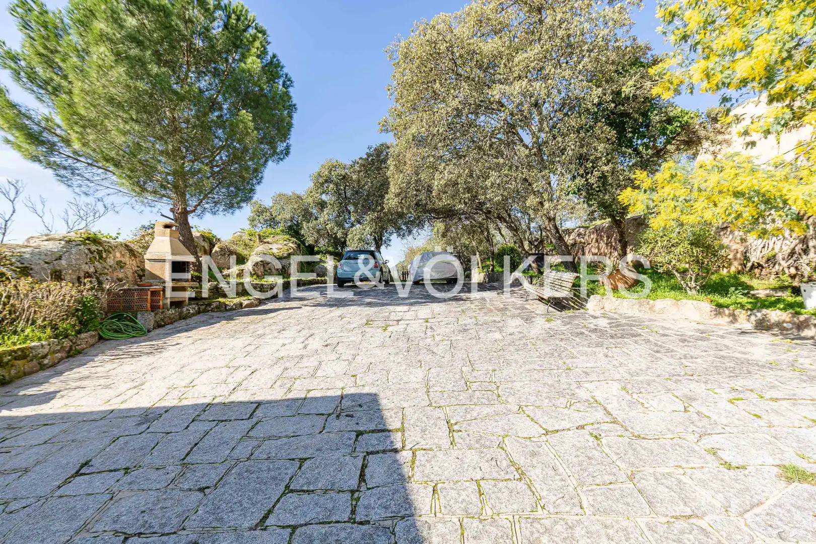 Exterior view of Houses for sale in Hoyo de Manzanares  with Air Conditioner, Heating and Private garden