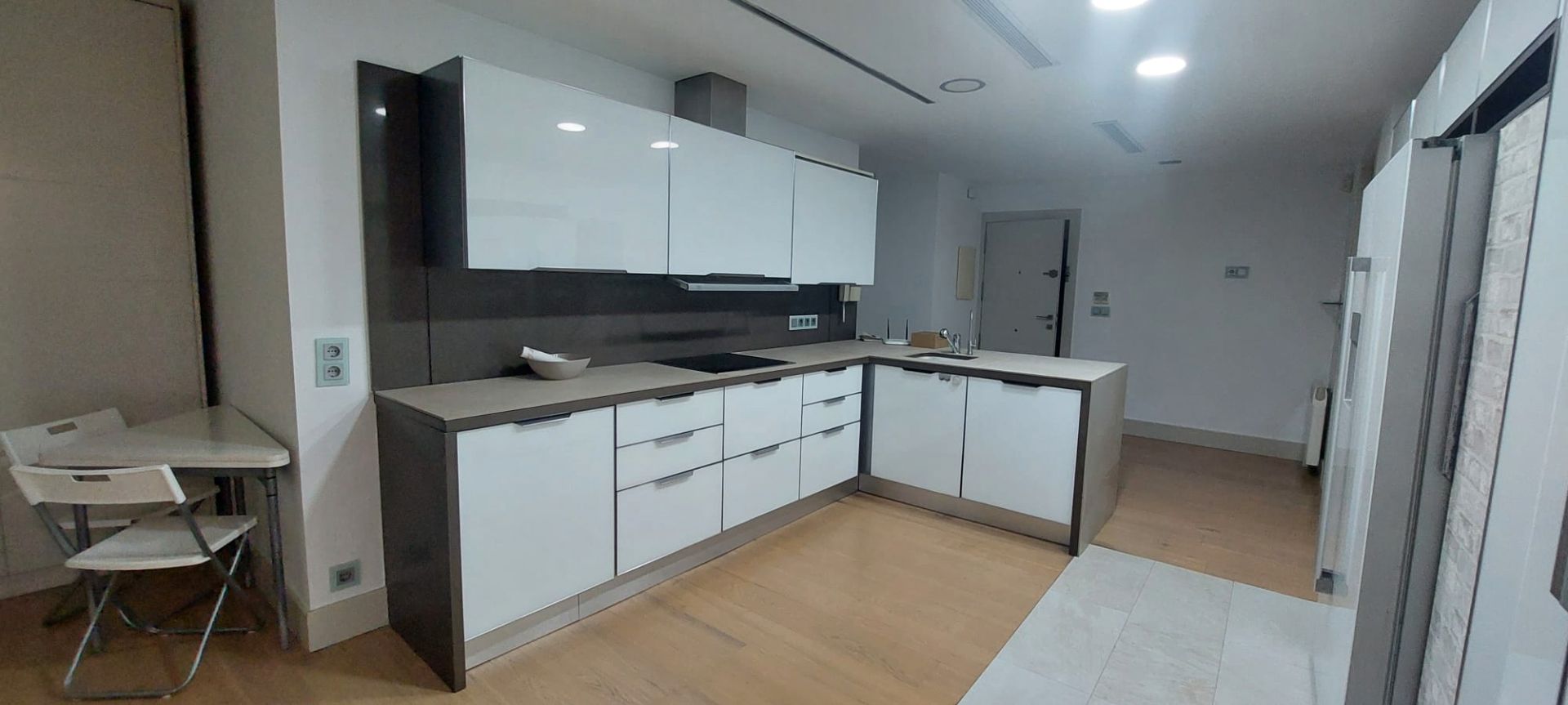 Cuina de Apartament de lloguer en  Murcia Capital amb Aire condicionat, Calefacció i Moblat