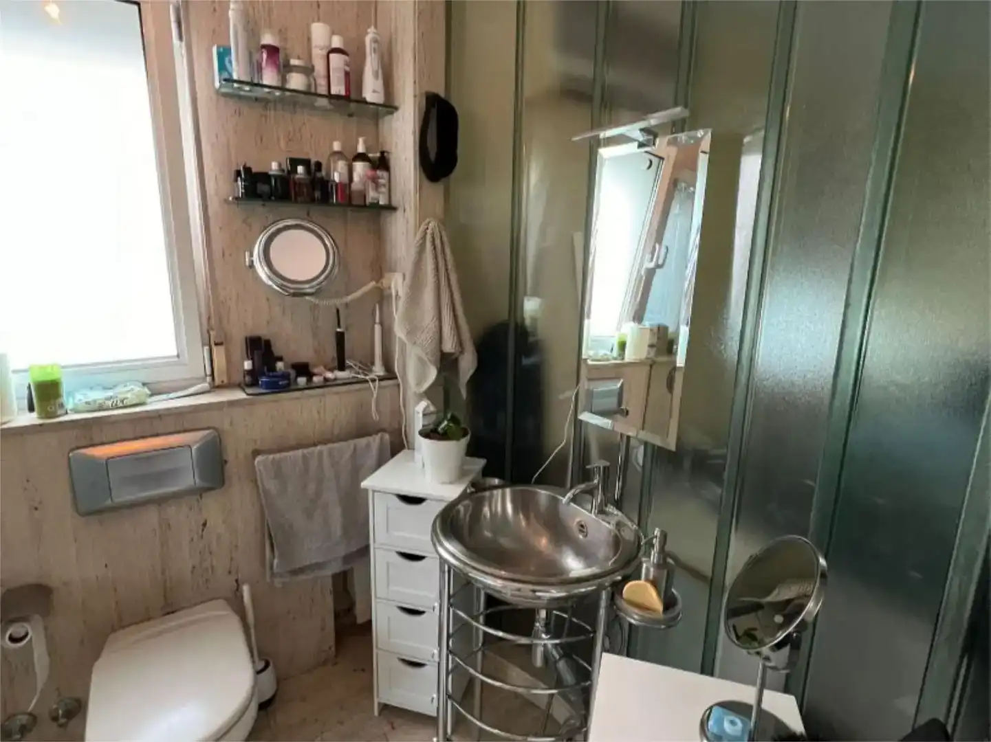 Badezimmer von Dachboden zur Miete in  Madrid Capital mit Klimaanlage