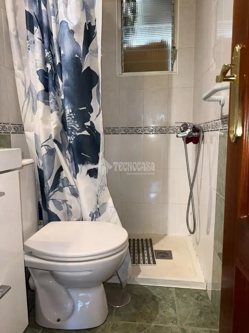 Baño de Piso en venta en Sevilla con Aire acondicionado