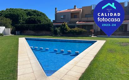 Piscina de Casa adosada en venda en Mont-roig del Camp amb Aire condicionat, Terrassa i Balcó