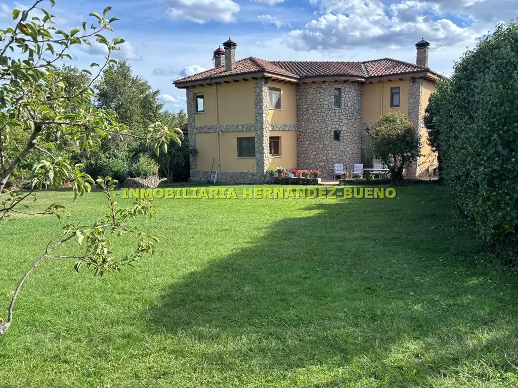 Jardí de Casa o xalet en venda en Sequeros amb Calefacció, Jardí privat i Terrassa