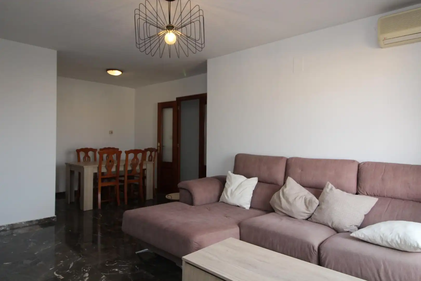 Sala de estar de Piso de alquiler en Granada con Aire acondicionado, Calefacción y Terraza