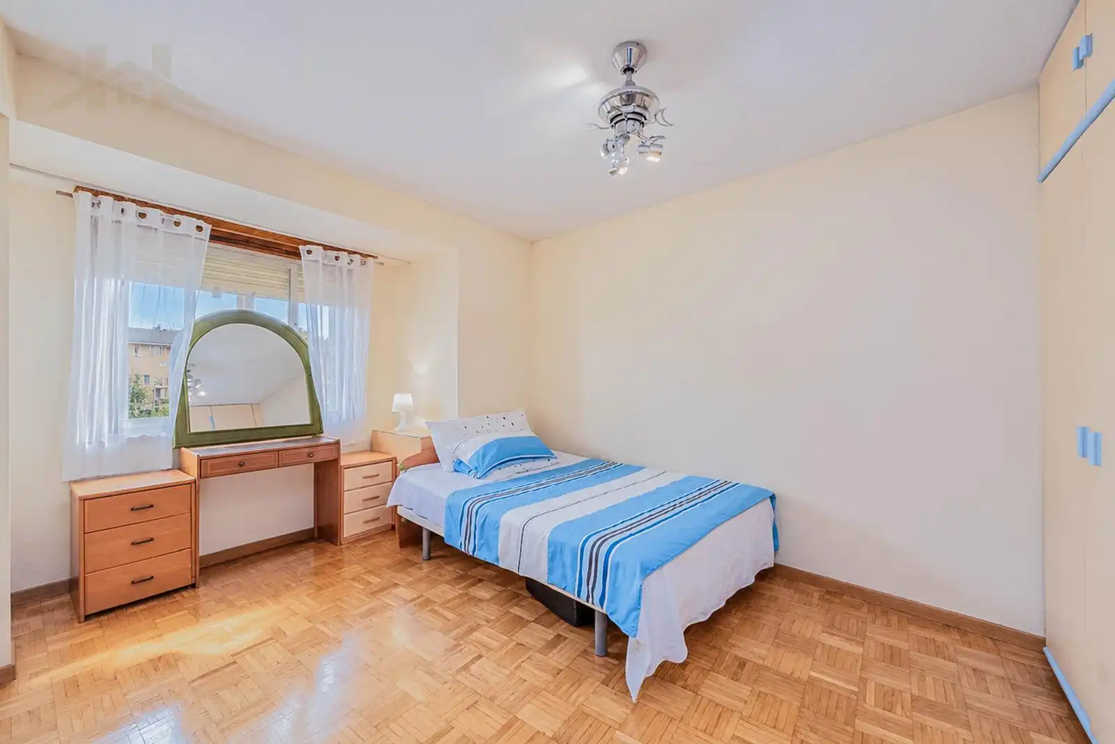 Habitación de Piso en venta en Rozas Centro