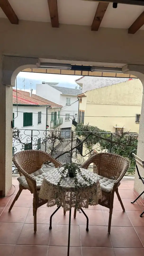Terraza de Piso de alquiler en Miraflores de la Sierra con Amueblado